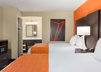 Howard Johnson by Wyndham Pigeon Forge hotel thumbnail 7