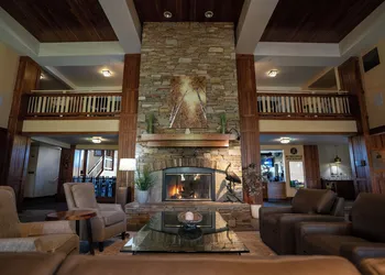 Running Y Resort hotel thumbnail 3