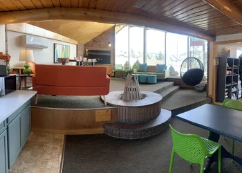 Coyote Mountain Lodge hotel thumbnail 5
