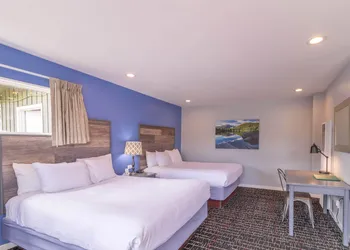 Coyote Mountain Lodge hotel thumbnail 8