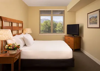 The Cove Lakeside Resort hotel thumbnail 6