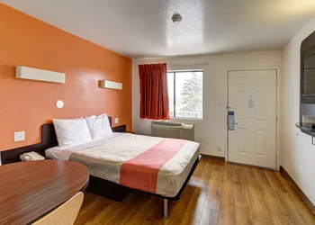 Motel 6 Amherst, OH - Cleveland West - Lorain hotel thumbnail 5