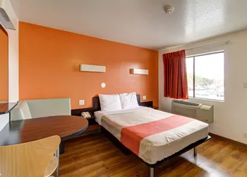 Motel 6 Amherst, OH - Cleveland West - Lorain hotel thumbnail 6