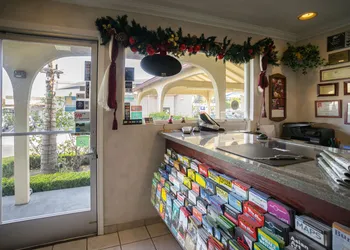 Travelers Inn hotel thumbnail 3