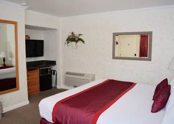 Travelers Inn hotel thumbnail 5