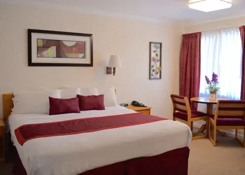 Travelers Inn hotel thumbnail 6
