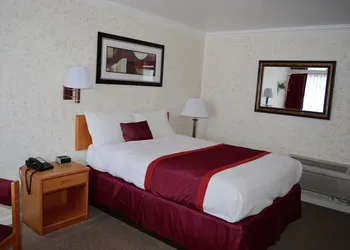 Travelers Inn hotel thumbnail 7