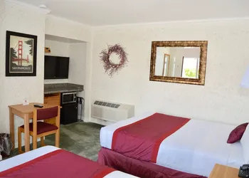 Travelers Inn hotel thumbnail 8