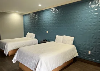 Symphony Inn and Suites hotel thumbnail 3