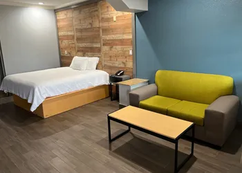 Symphony Inn and Suites hotel thumbnail 7