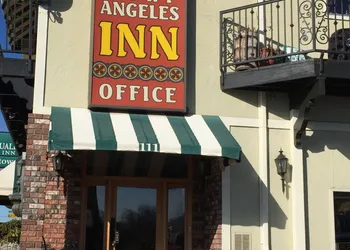 Port Angeles Inn hotel thumbnail 2