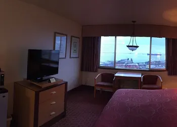 Port Angeles Inn hotel thumbnail 8