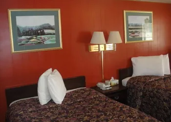 Standish Motel hotel thumbnail 4