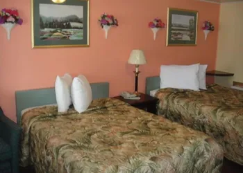 Standish Motel hotel thumbnail 6