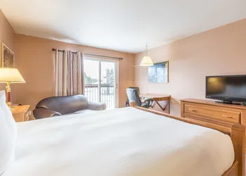 Hotel Baie-Saint-Paul hotel thumbnail 7