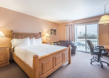 Hotel Baie-Saint-Paul hotel thumbnail 8