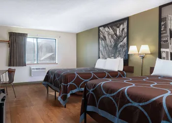 Super 8 by Wyndham Livingston Yellowstone hotel thumbnail 6