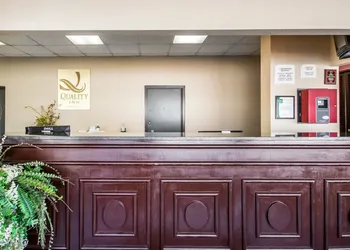Quality Inn & Suites Elizabethtown hotel thumbnail 2
