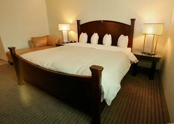 Marvin's Garden Inn hotel thumbnail 3