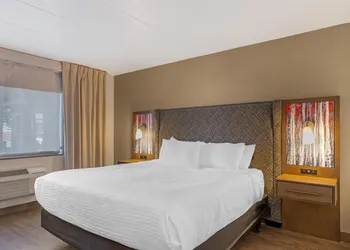 Best Western Plus McCall Lodge & Suites hotel thumbnail 7