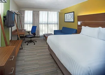 Holiday Inn Express Nags Head Oceanfront by IHG hotel thumbnail 3