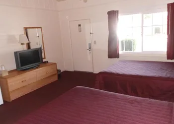 Relax Inn of Yreka hotel thumbnail 2