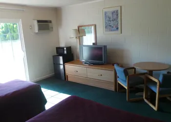 Relax Inn of Yreka hotel thumbnail 4