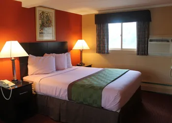 Rodeway Inn Orleans - Cape Cod hotel thumbnail 4