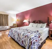 Red Roof Inn Caryville hotel detail image 7