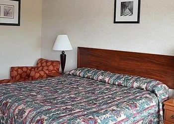 Gateway Inn Fairfield hotel thumbnail 7