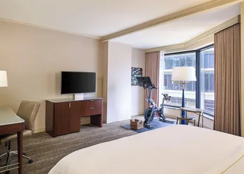 The Westin Chicago River North hotel thumbnail 6