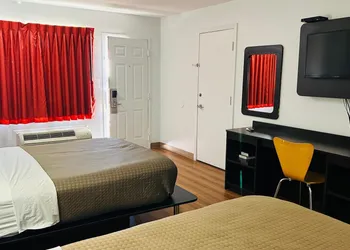 Super 7 Inn Tupelo hotel thumbnail 7