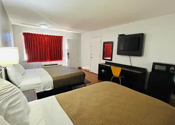 Super 7 Inn Tupelo hotel thumbnail 8