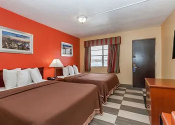 Travelodge by Wyndham Jersey City hotel thumbnail 4