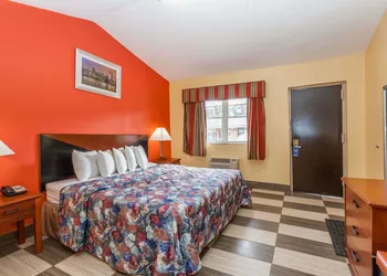 Travelodge by Wyndham Jersey City hotel thumbnail 6