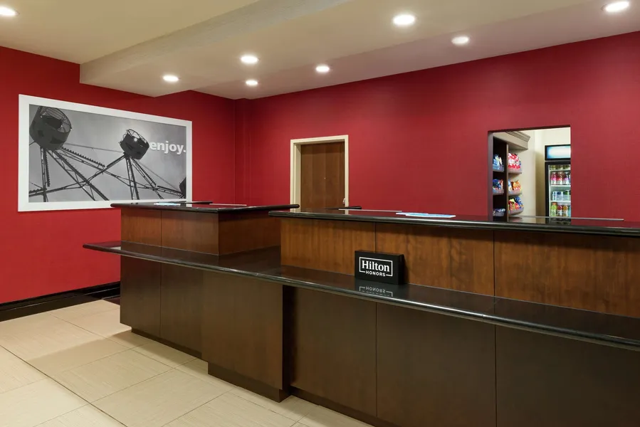 Hampton Inn & Suites National Harbor - Alexandria Area hotel detail image 2
