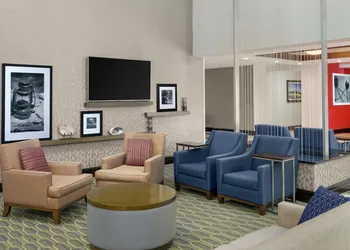 Hampton Inn & Suites National Harbor - Alexandria Area hotel thumbnail 3