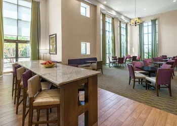 Hampton Inn & Suites National Harbor - Alexandria Area hotel thumbnail 6