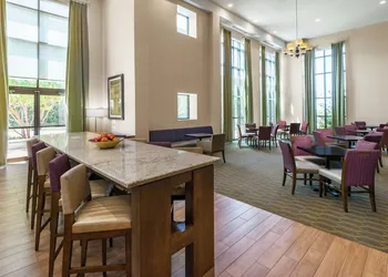 Hampton Inn & Suites National Harbor - Alexandria Area hotel thumbnail 6