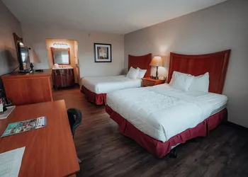 Lamplighter Inn & Suites - North hotel thumbnail 7