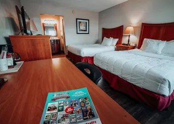 Lamplighter Inn & Suites - North hotel thumbnail 8