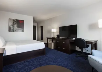 Imperia Hotel and Suites hotel thumbnail 5