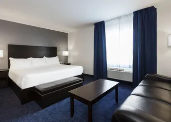 Imperia Hotel and Suites hotel thumbnail 8