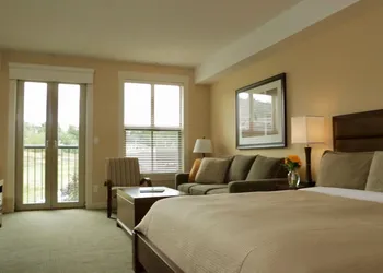Walnut Beach Resort hotel thumbnail 2