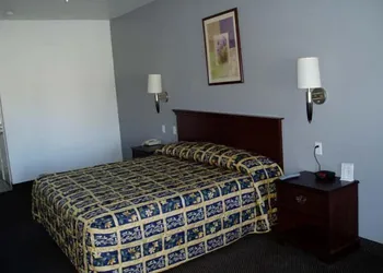 Texas Inn and Suites at La Joya hotel thumbnail 4