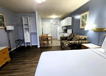 Okanagan Seasons Resort hotel thumbnail 7