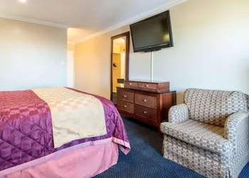 Queencity Inn hotel thumbnail 2