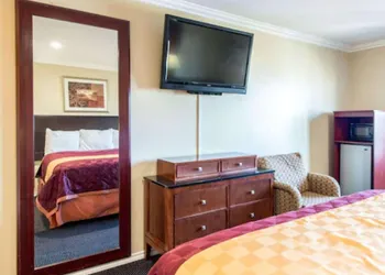 Queencity Inn hotel thumbnail 5