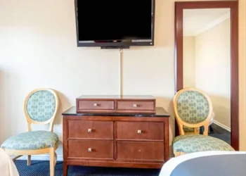 Queencity Inn hotel thumbnail 8