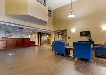 Comfort Inn & Suites Cambridge hotel thumbnail 2